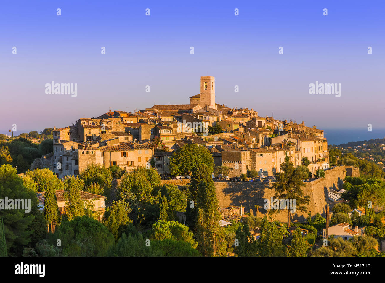 Medieval hill town village of saint paul de vence hi-res stock ...