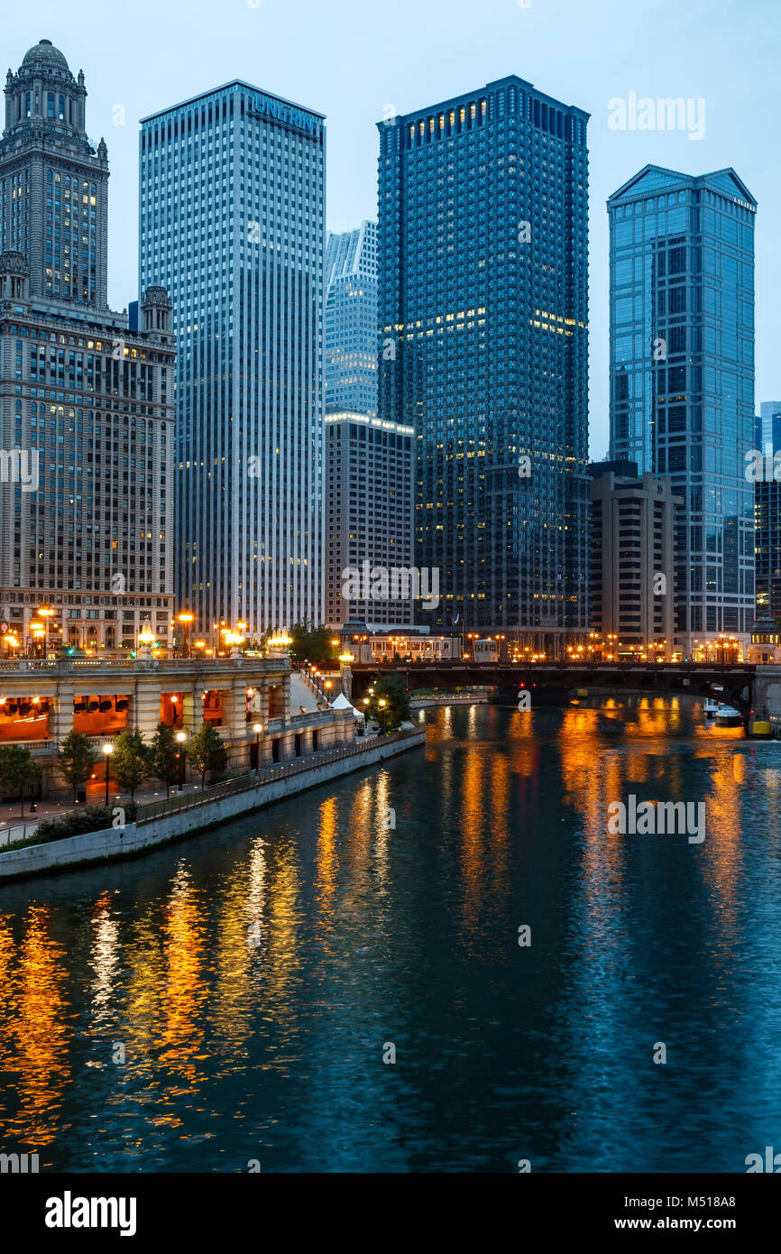 Buildings and Chicago River, Chicago, Illinois USA Stock Photo - Alamy