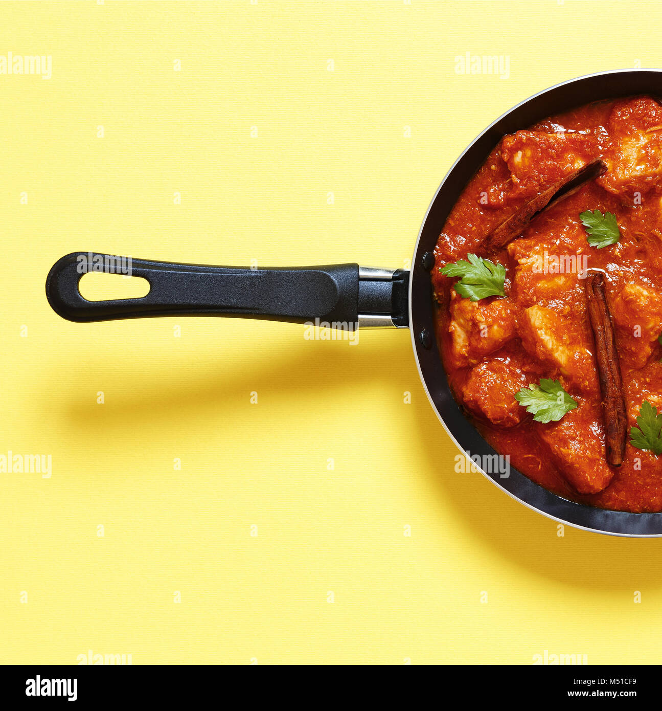 Indian food. Chicken curry Stock Photo - Alamy