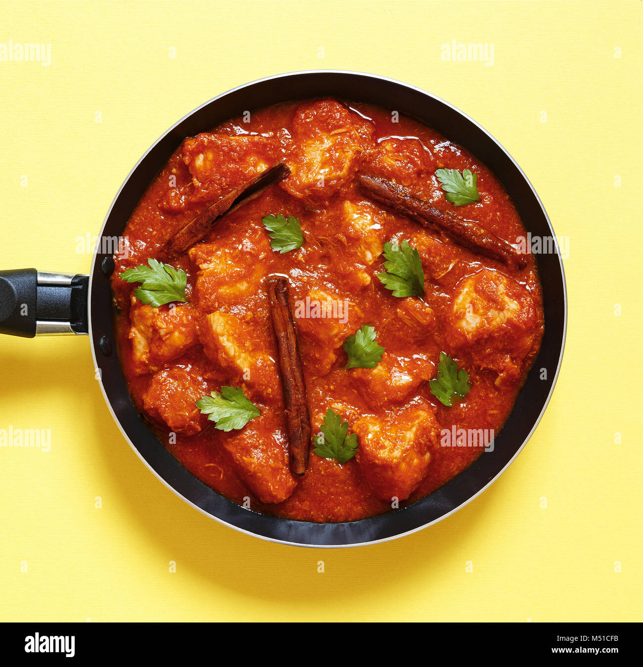 Indian food. Chicken curry Stock Photo - Alamy