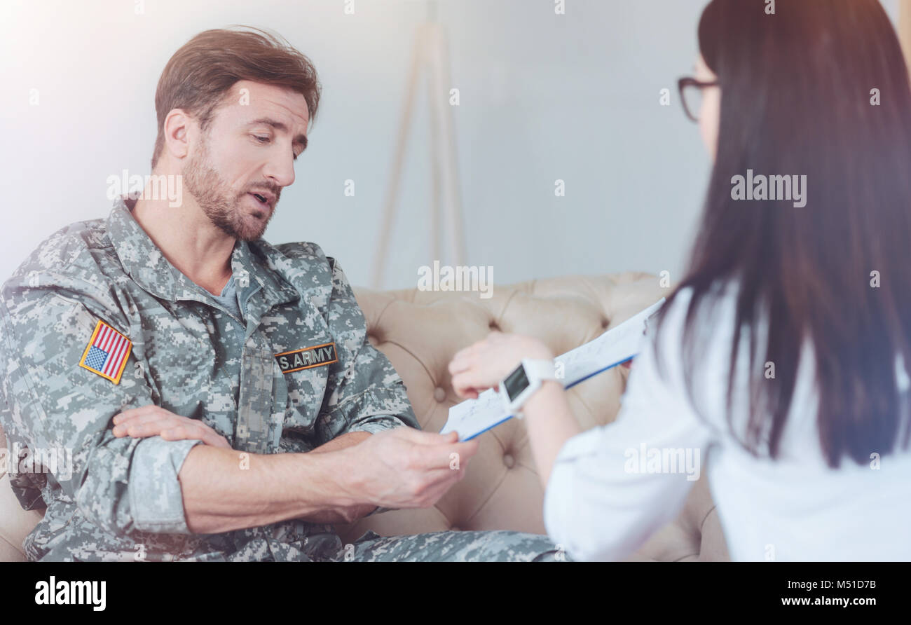 Female soldier us military hi-res stock photography and images - Alamy