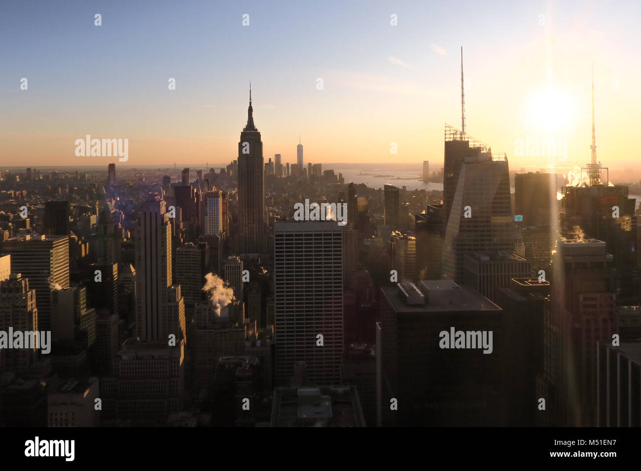 New york city skyline sunset nyc hi-res stock photography and images ...