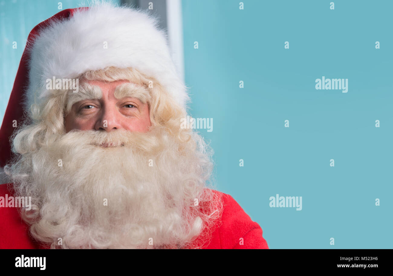 Грим деда мороза на лице. Как сделать белые брови деду морозу. Дед мороз с распростертыми руками. Брови деда мороза. Макияж деда мороза.