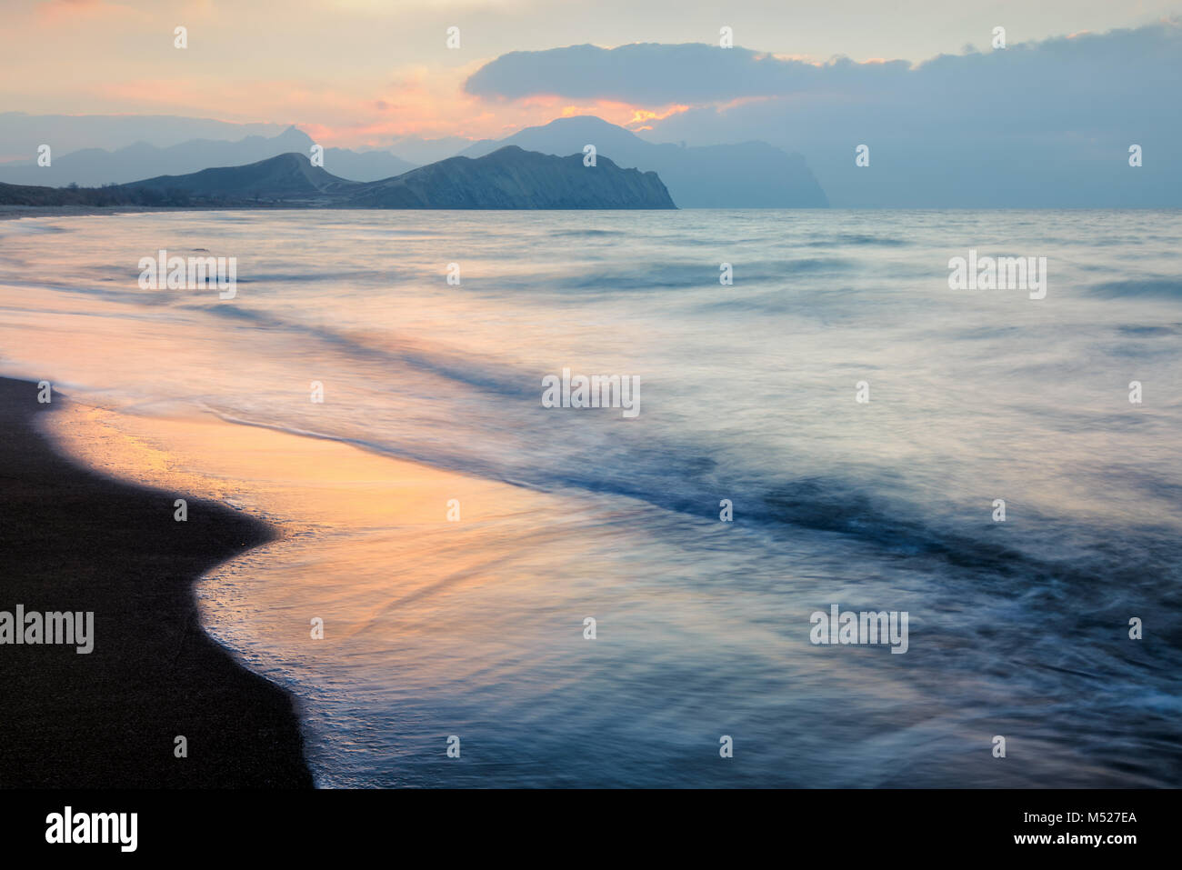 Seascape waves sea hi-res stock photography and images - Alamy