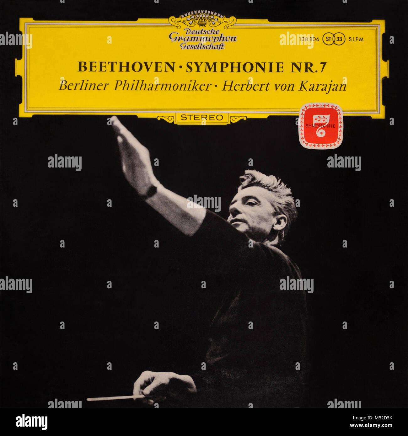 Berliner Philharmoniker ‧ Herbert von Karajan - original vinyl album cover - Beethoven Symphonie Nr.7 - 1964 Stock Photo