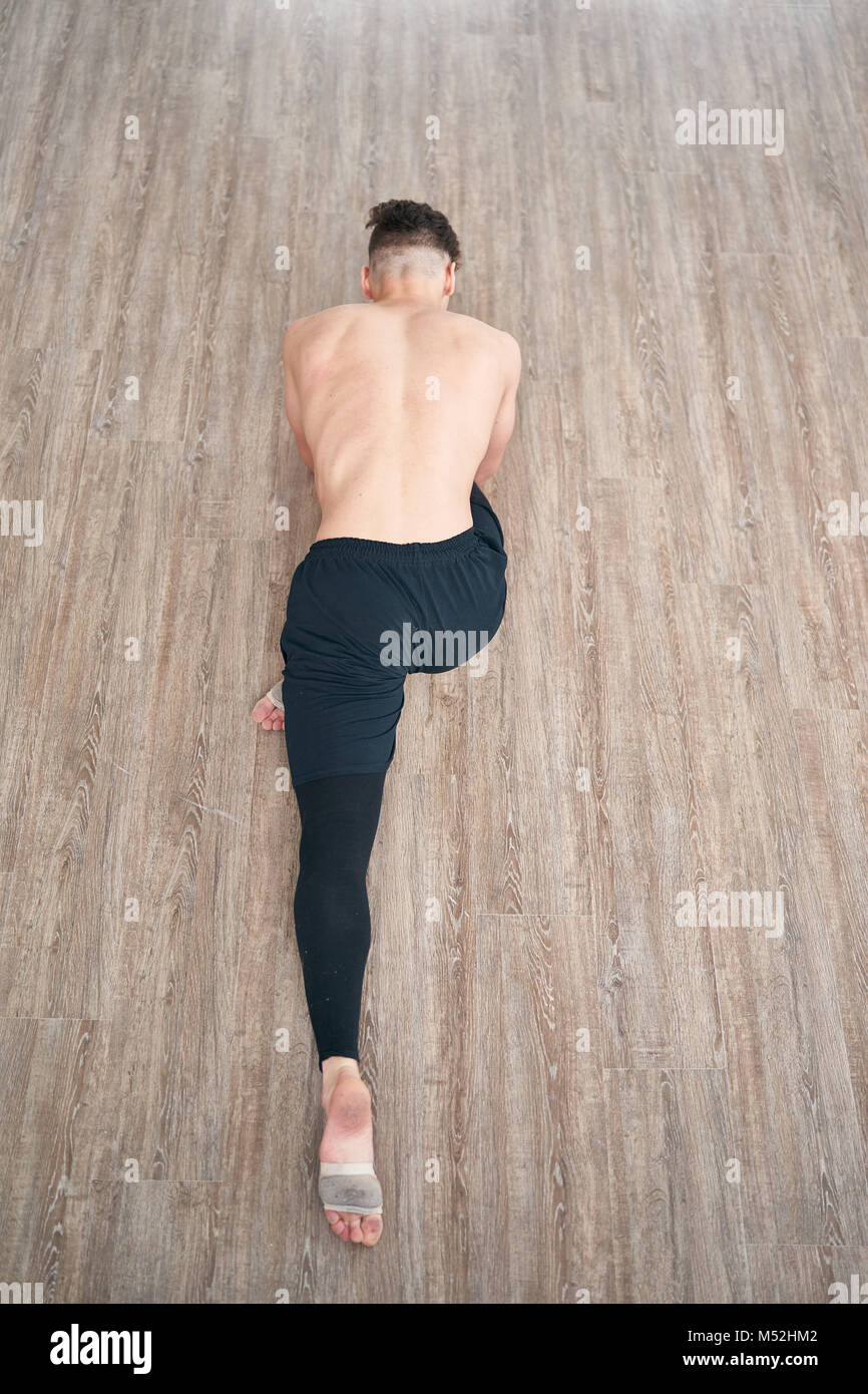 Male ballet dancer jump hires stock photography and images Alamy