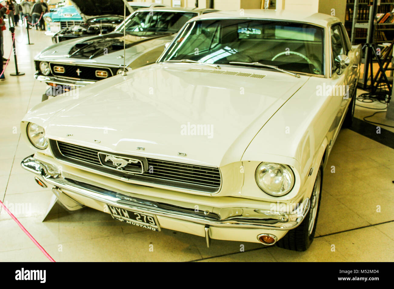 Ford Mustang 1966 Bench Seat v8 Stock Photo Alamy