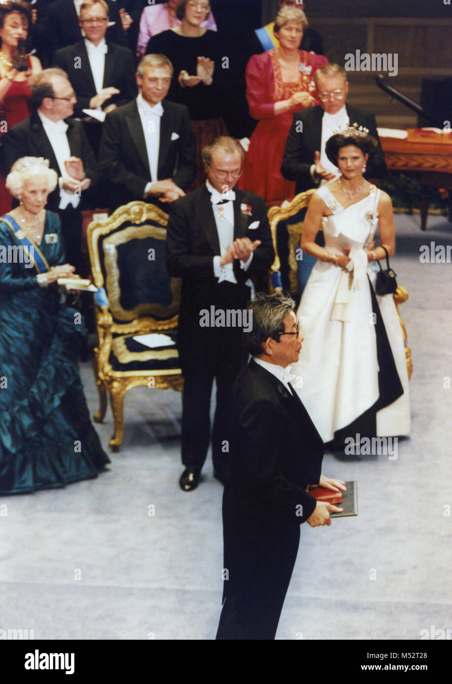KENZABURO OE Japanese author Nobel laureates in literature 1994 receiving the Nobel Prize Stock Photo
