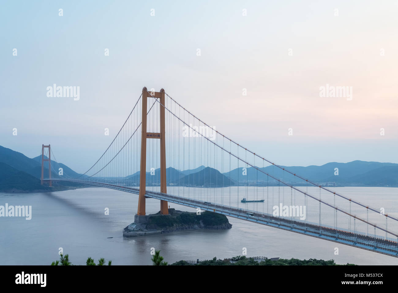 zhoushan xihoumen bridge at dusk Stock Photo