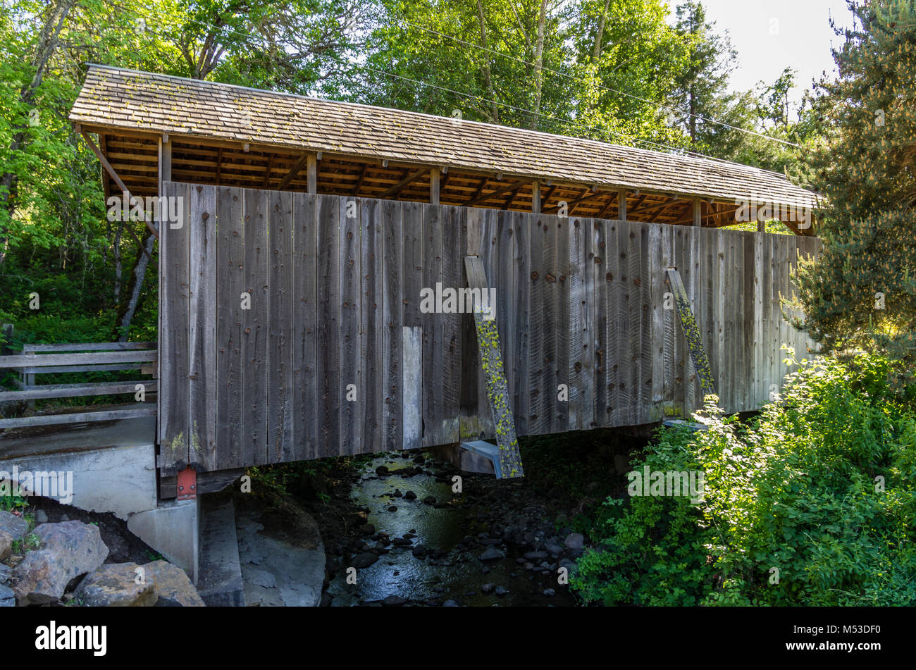 The Lost Creek covered bridge in Jackson County, Oregon Stock Photo