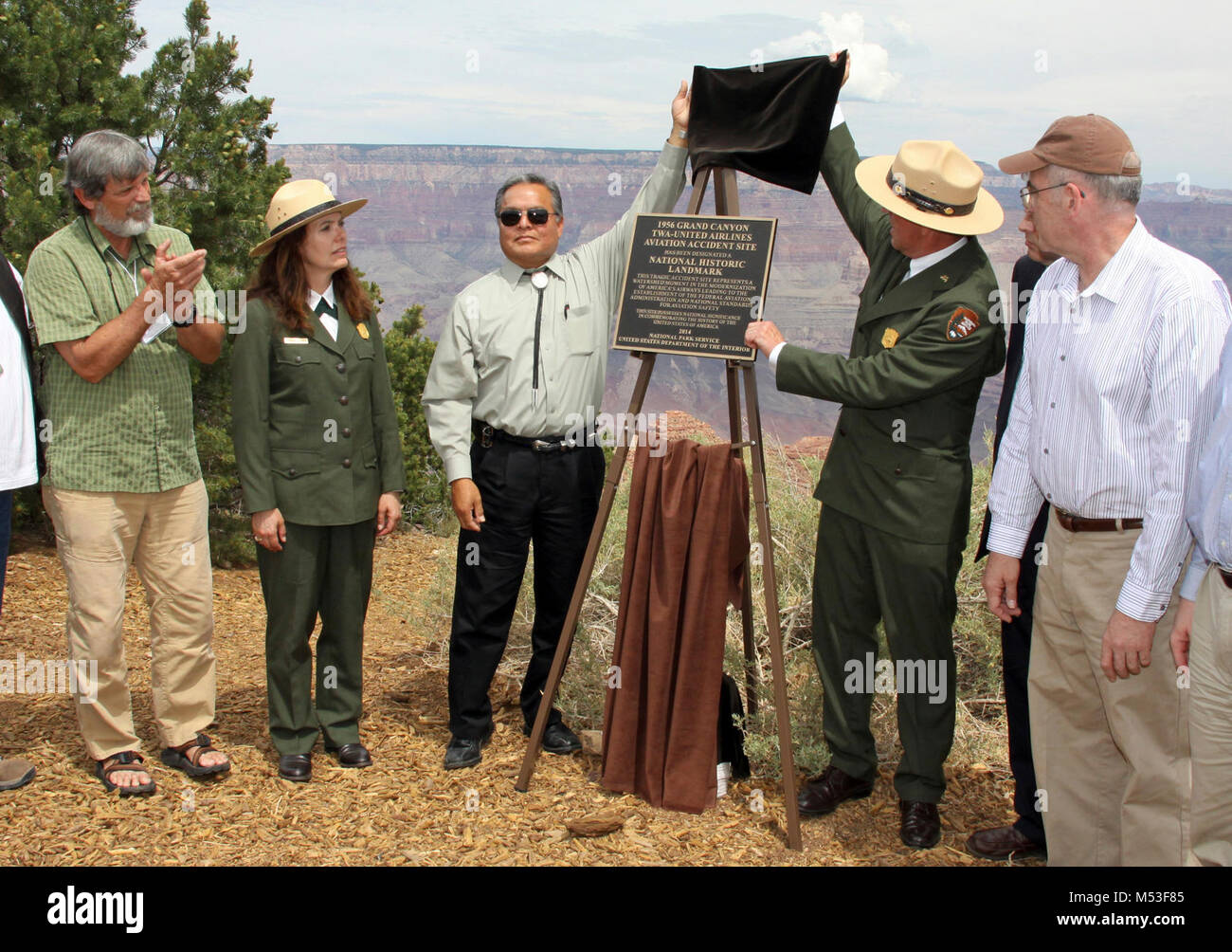 1956 Grand Canyon TWA-United Airlines Aviation Accident Site National Historic. Left to right: Wayne Ranney, Grand Canyon Historical Society; Laura Joss, Deputy Regional Director, Intermountain Region;  David V. Uberuaga, Superintendent Grand Canyon National Park; David V. Uberuaga, Superintendent Grand Canyon National Park;Mike Nelson, Nephew of United Airlines Passenger, Author of “We Are Going In.”   On Tuesday, July 8, 2014, the National Park Service (NPS) dedicated one of the nation’s newest National Historic Landmarks, the 1956 Grand Canyon TWA-United Airlines Aviation Accident Site in G Stock Photo