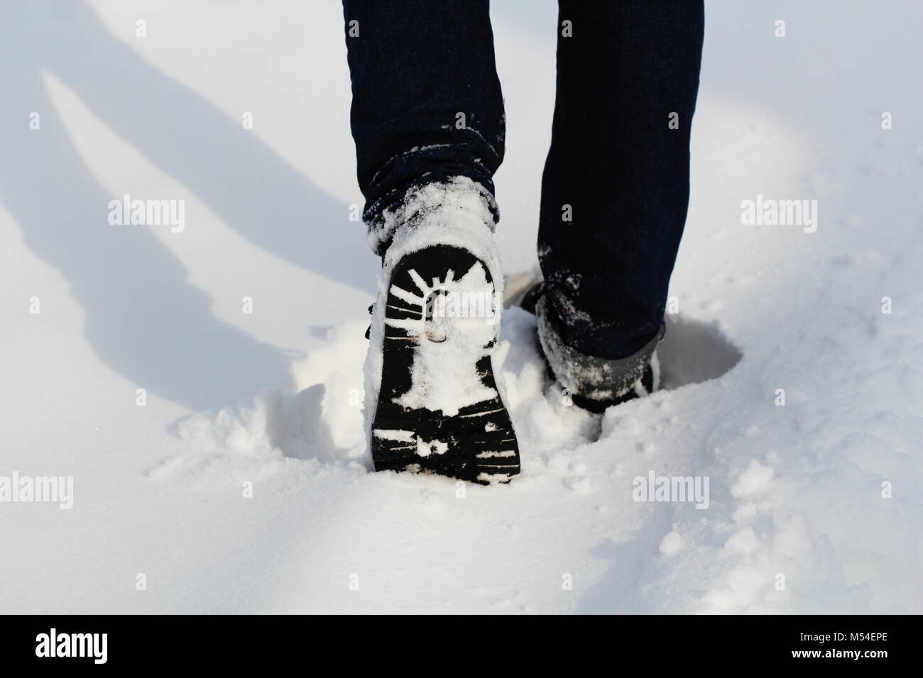 shoes for walking in snow and ice
