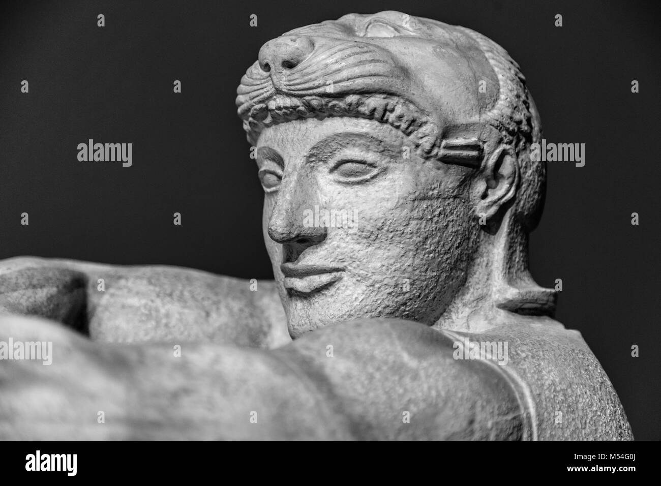 Head and shoulders detail of the ancient sculpture Stock Photo Alamy