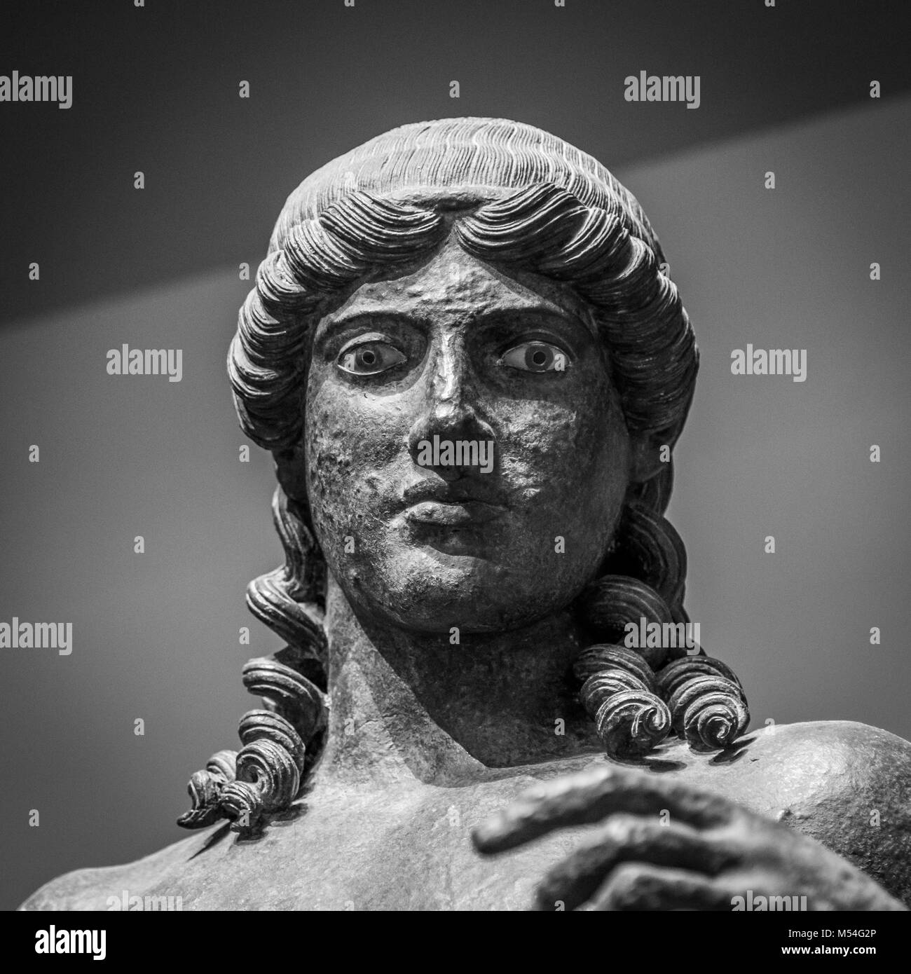Head and shoulders detail of the ancient sculpture Stock Photo Alamy
