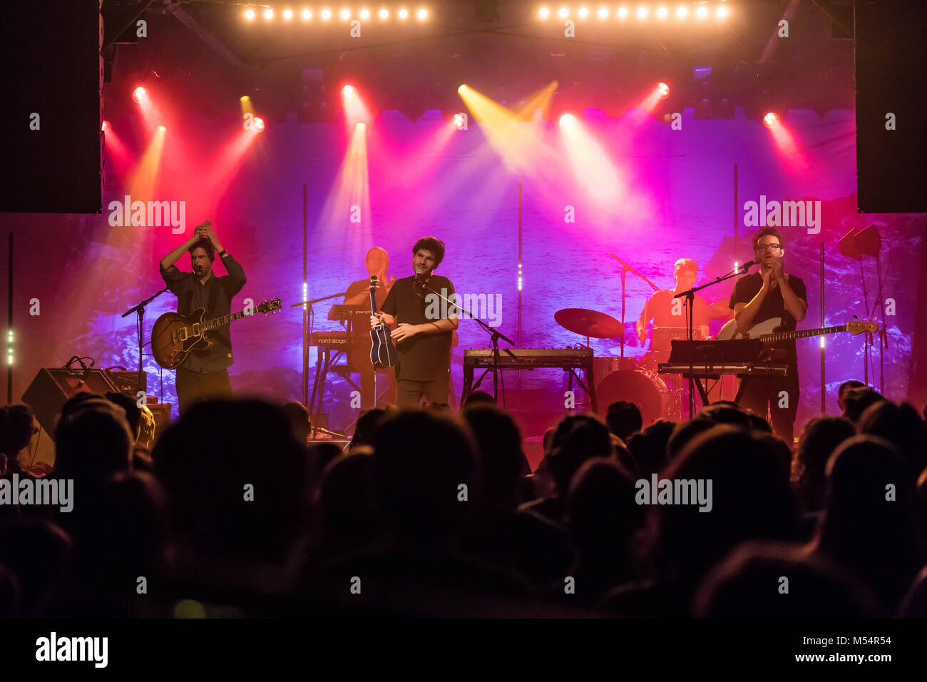 James hall singer hires stock photography and images Alamy