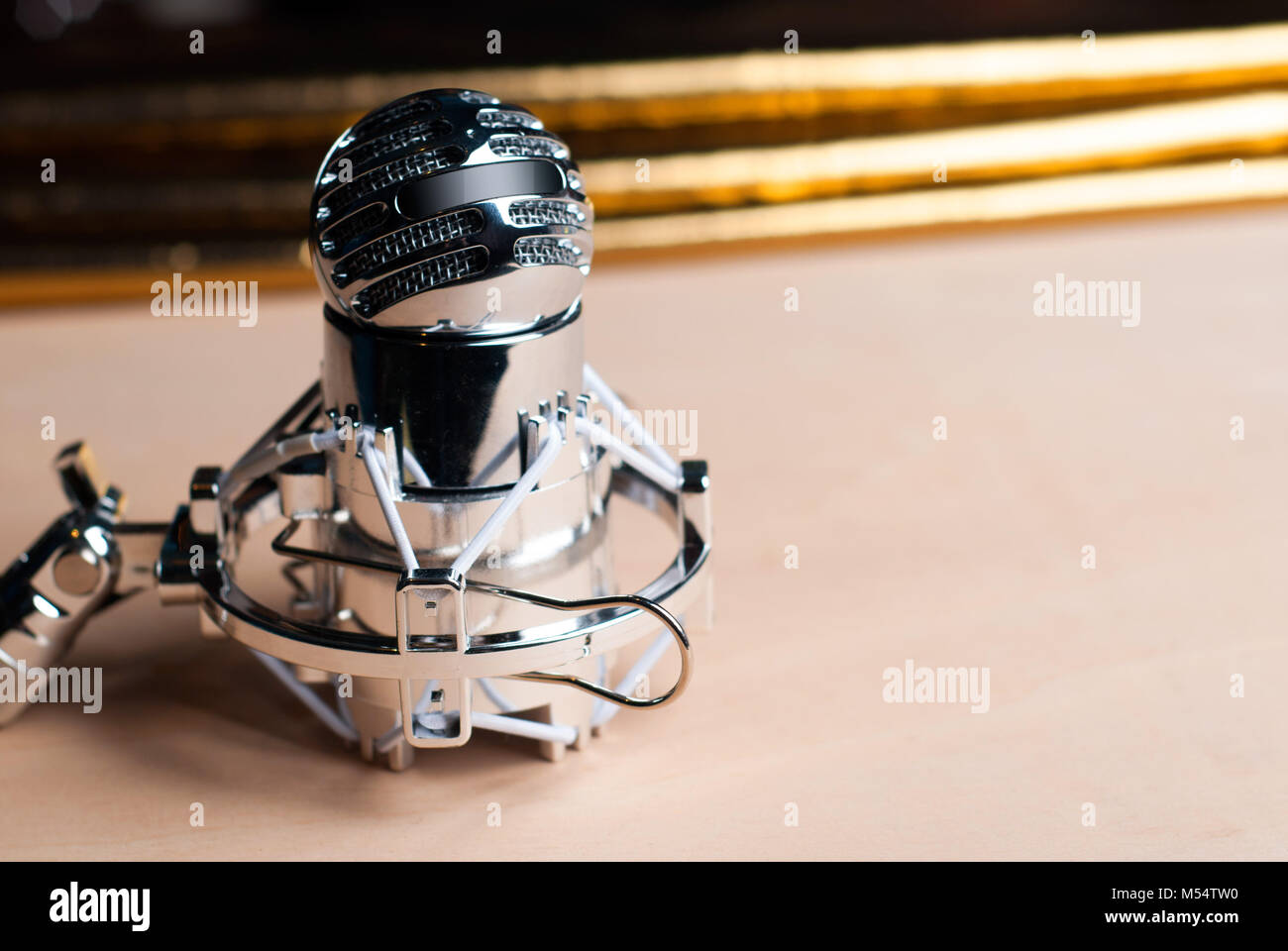 Capacitor microphone hi-res stock photography and images - Alamy
