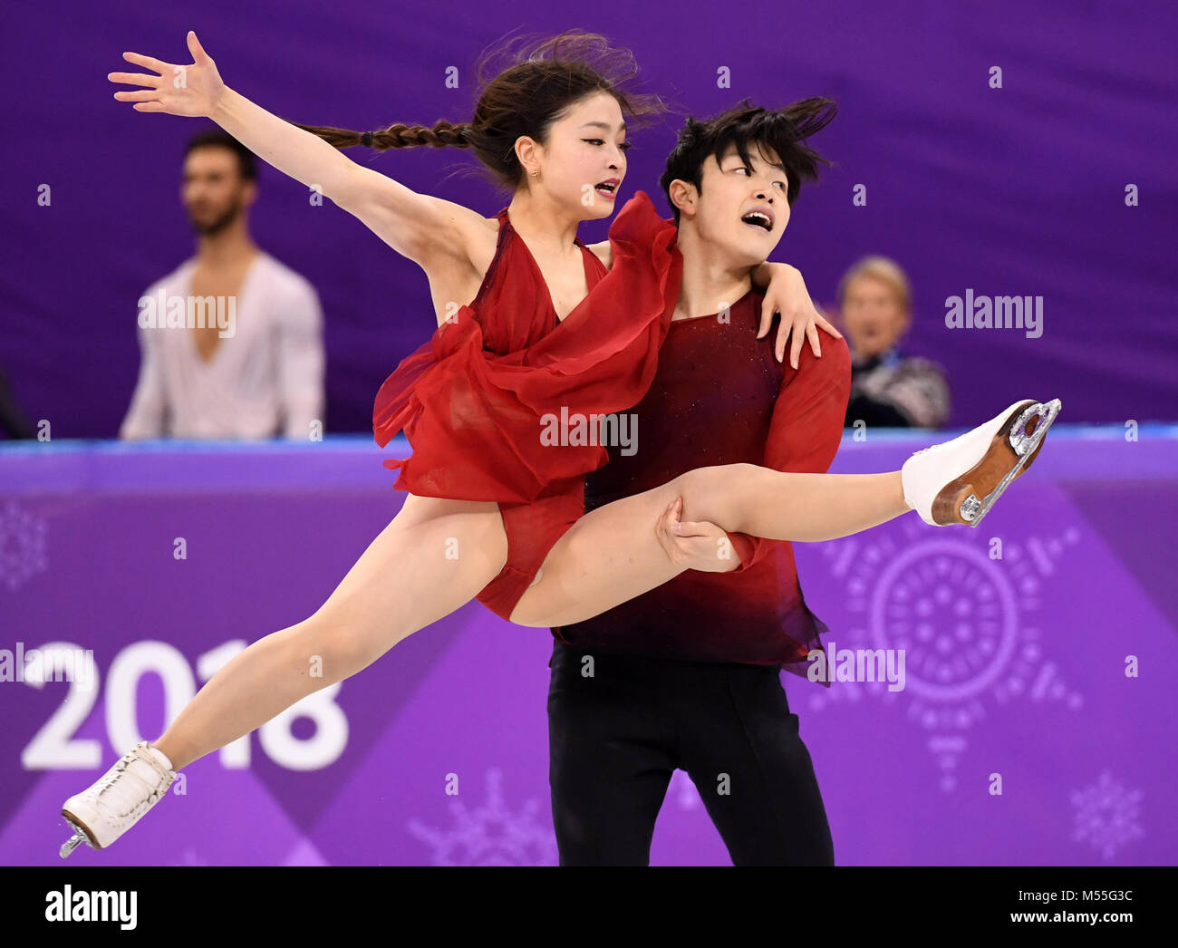 Alex shibutani hi-res stock photography and images - Alamy