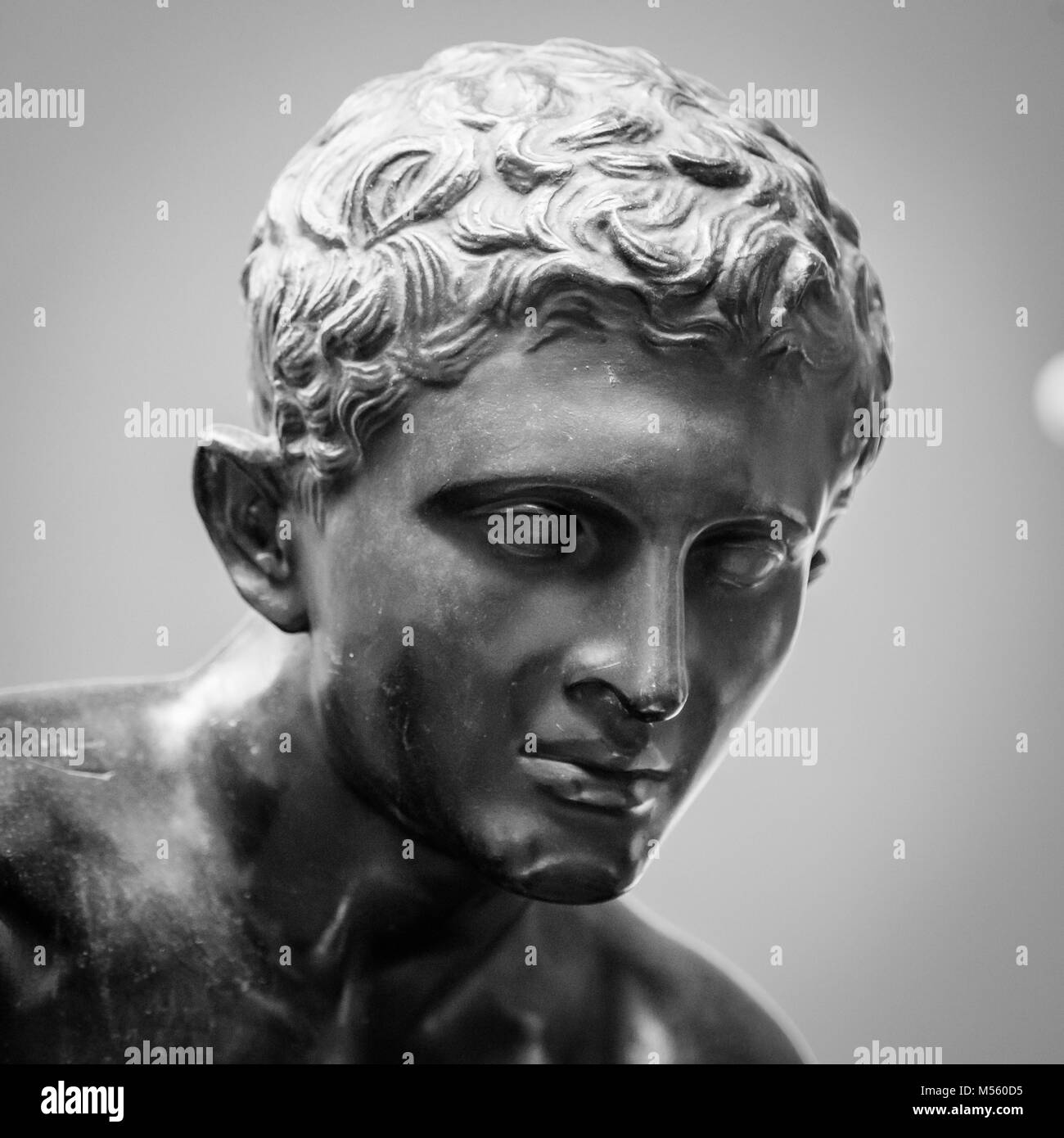 Head and shoulders detail of the ancient sculpture Stock Photo Alamy