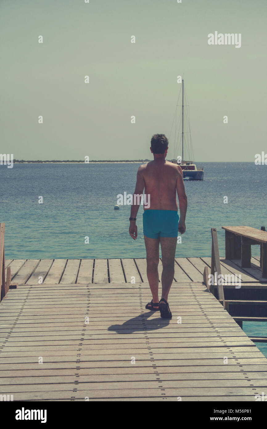 Walking plank boat hi-res stock photography and images - Alamy