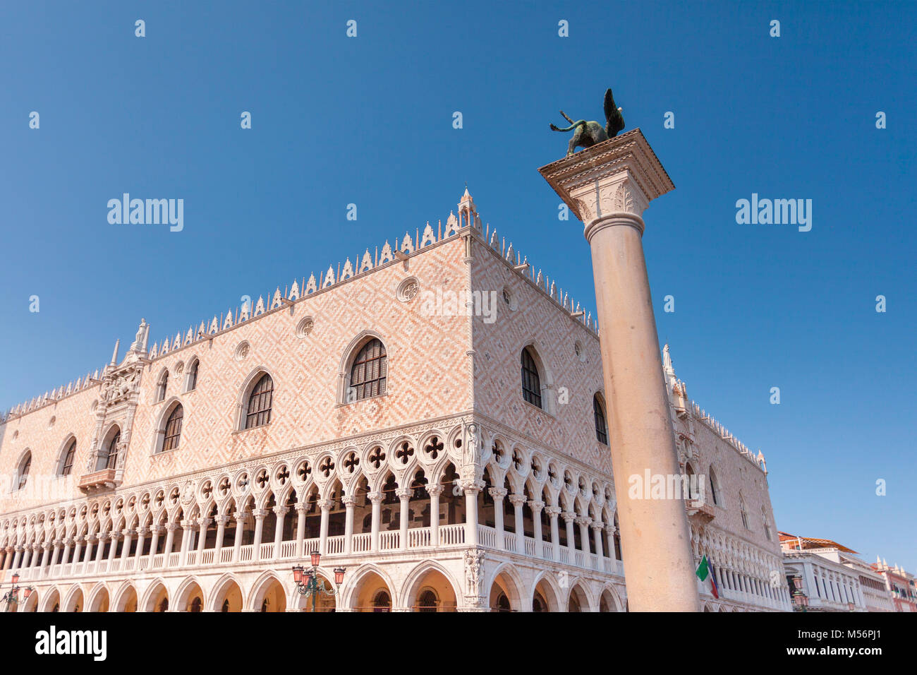 Doges palace on saint mark hi-res stock photography and images - Alamy