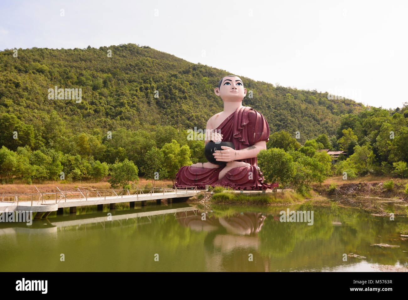 Mudon: Win Sein Taw Ya sitting Buddha, near Mawlamyine, , Mon State, Myanmar (Burma) Stock Photo