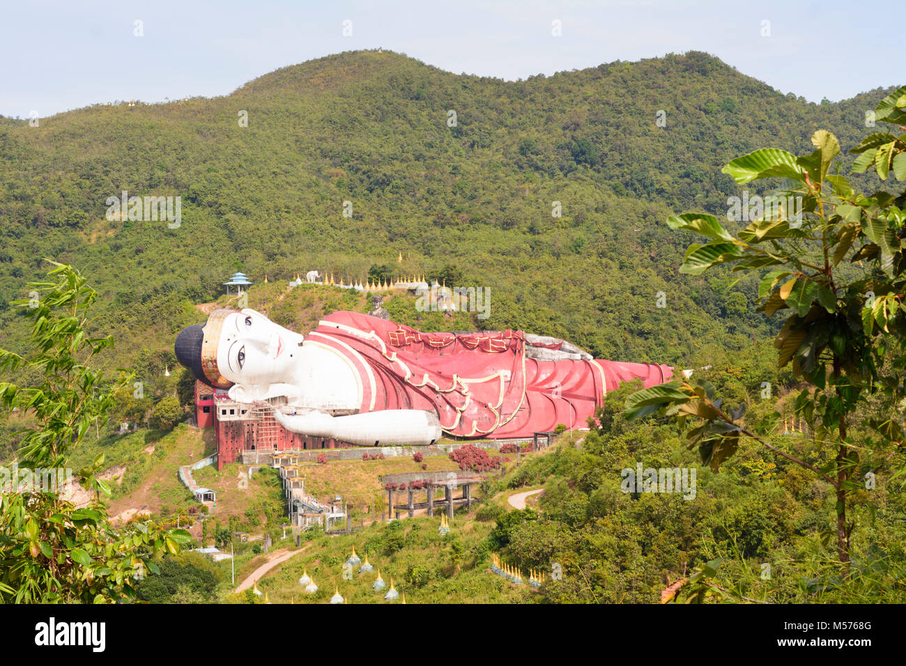 Mudon: Win Sein Taw Ya reclining Buddha, near Mawlamyine, world's largest reclining Buddha, , Mon State, Myanmar (Burma) Stock Photo
