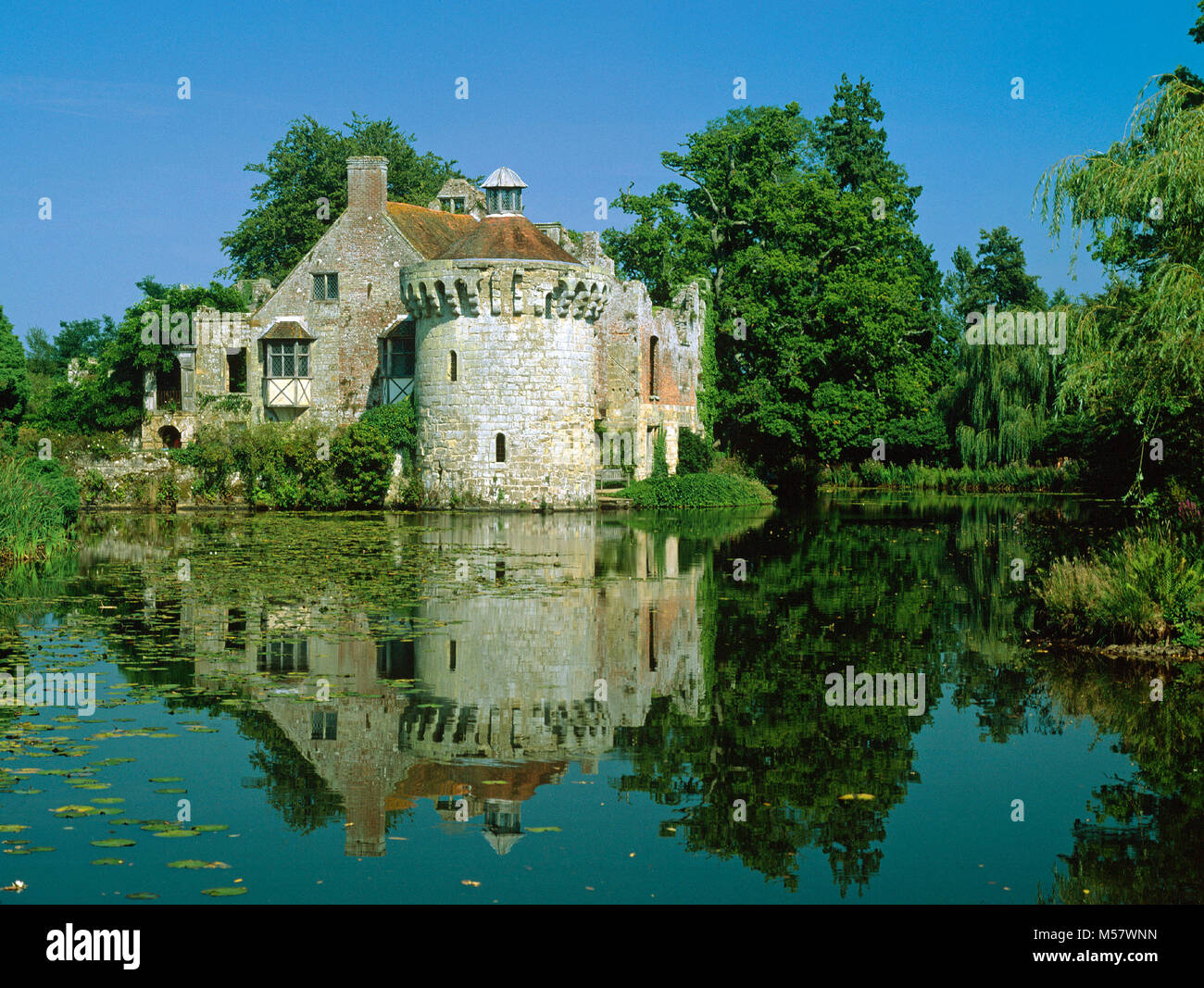 Scotney Old Castle, built in the 14th century and remaining as a feature in the grounds of the 19th century New Scotney Castle, near Lamberhurst, Kent Stock Photo
