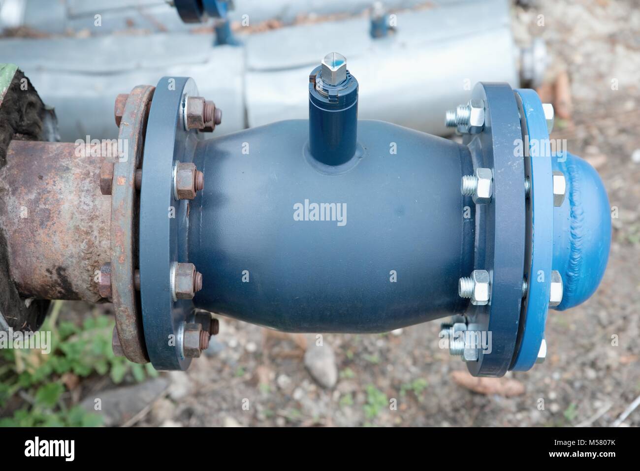 Hot steam heating system pipelines. Ball valves with blind flanges