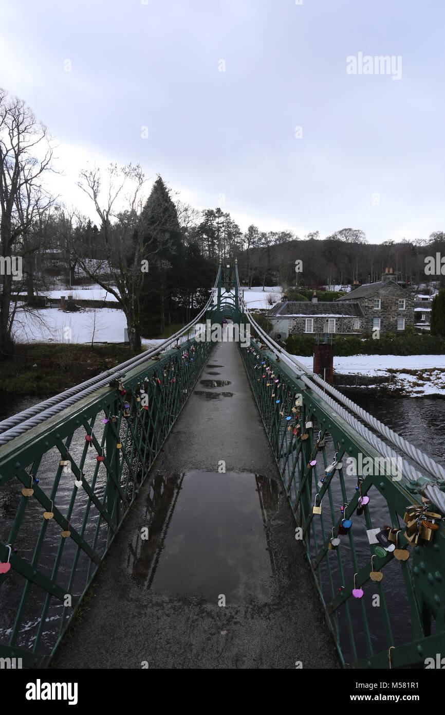 Suspension bridge over tummel hires stock photography and images Alamy