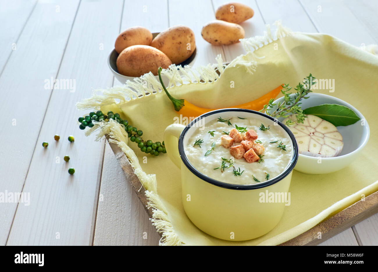 Bay leaf soup hires stock photography and images Alamy