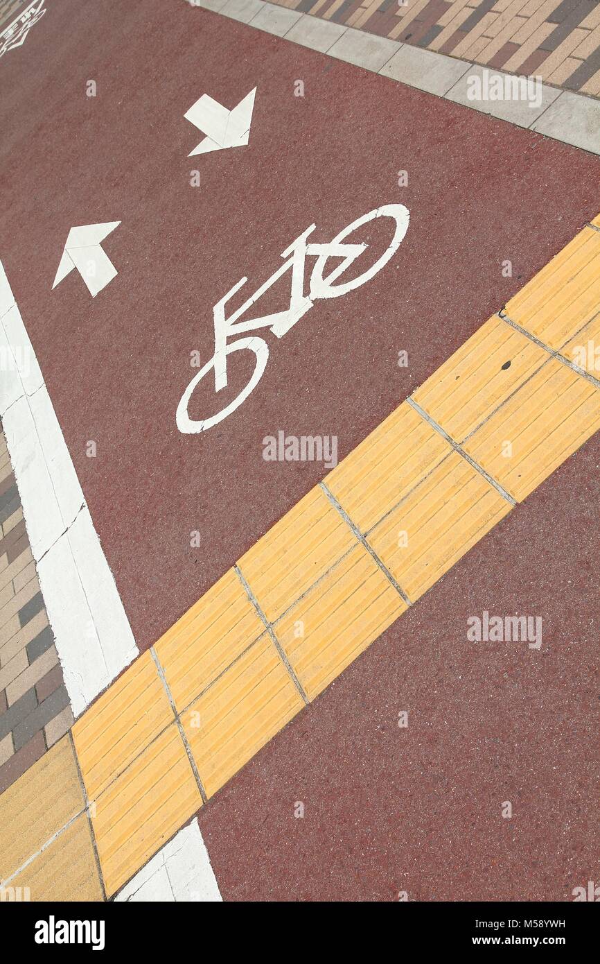 Road marking in japan hi-res stock photography and images - Alamy