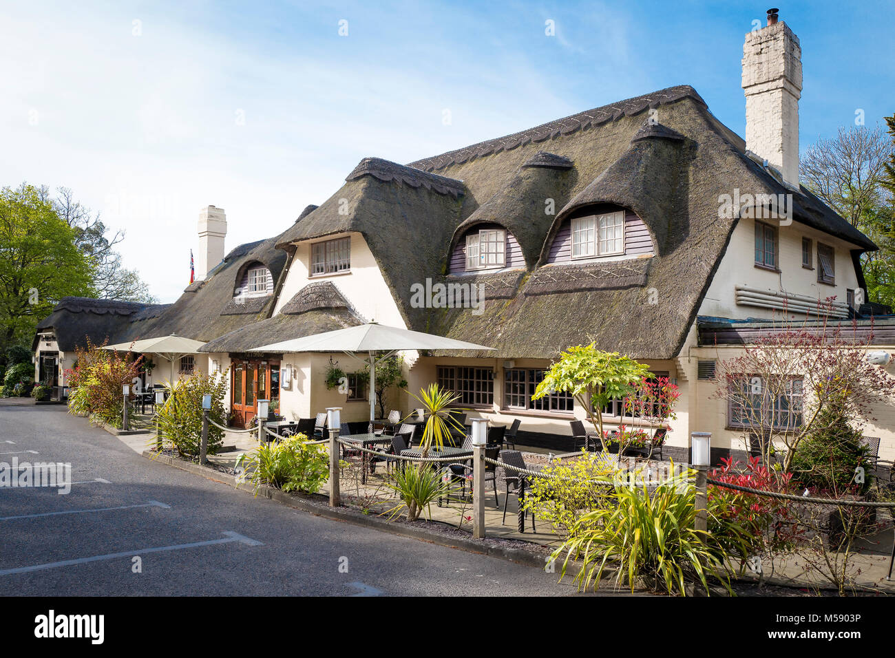 Front elevation of the Potters Heron hotel in Amfield Hampshire England