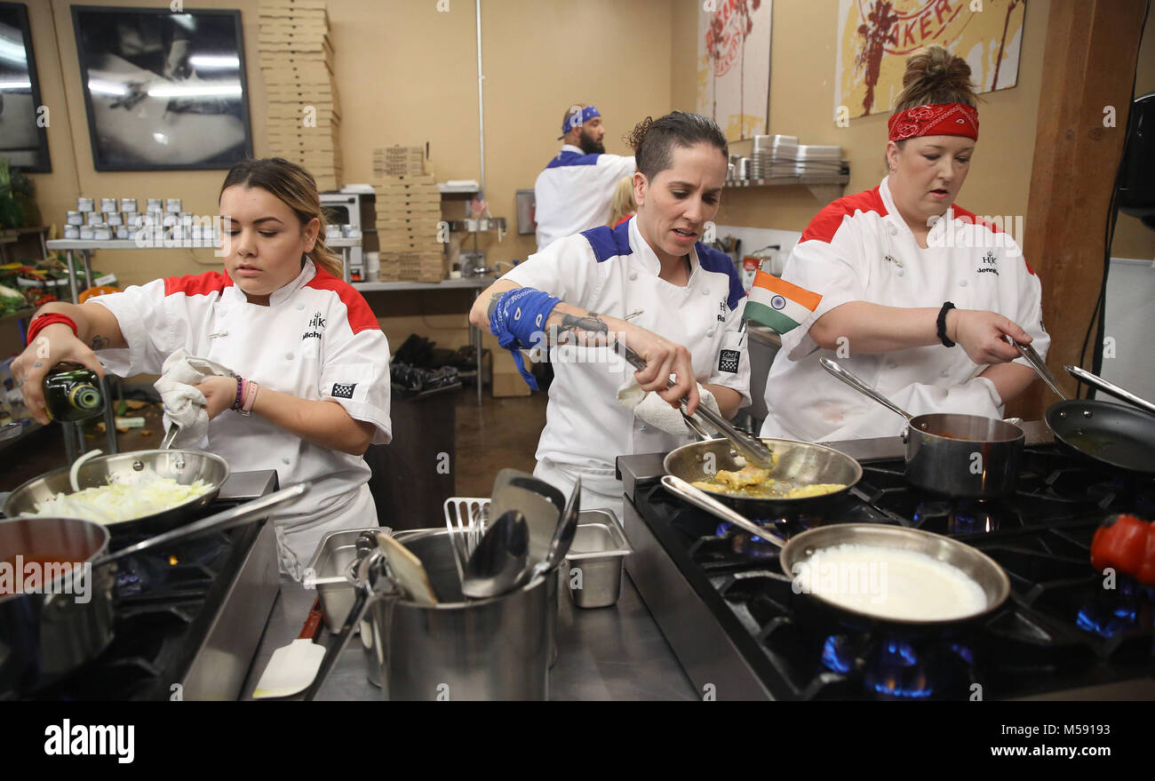 HELL'S KITCHEN, from left Michelle Tribble, Robyn Almovodar, Jennifer