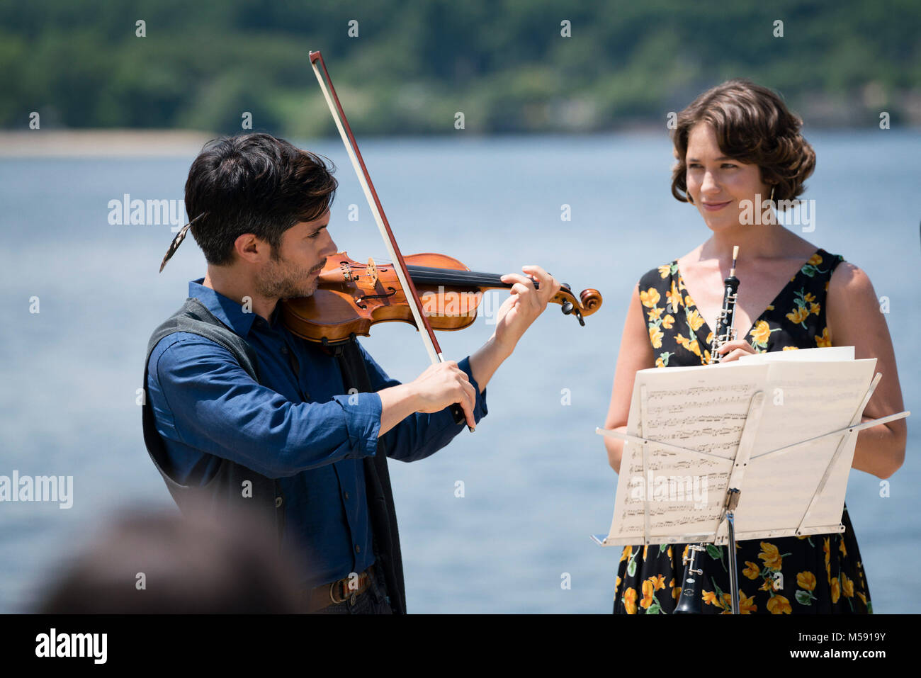 mozart-in-the-jungle-l-r-gael-garcia-bernal-lola-kirke-in-if-i-was