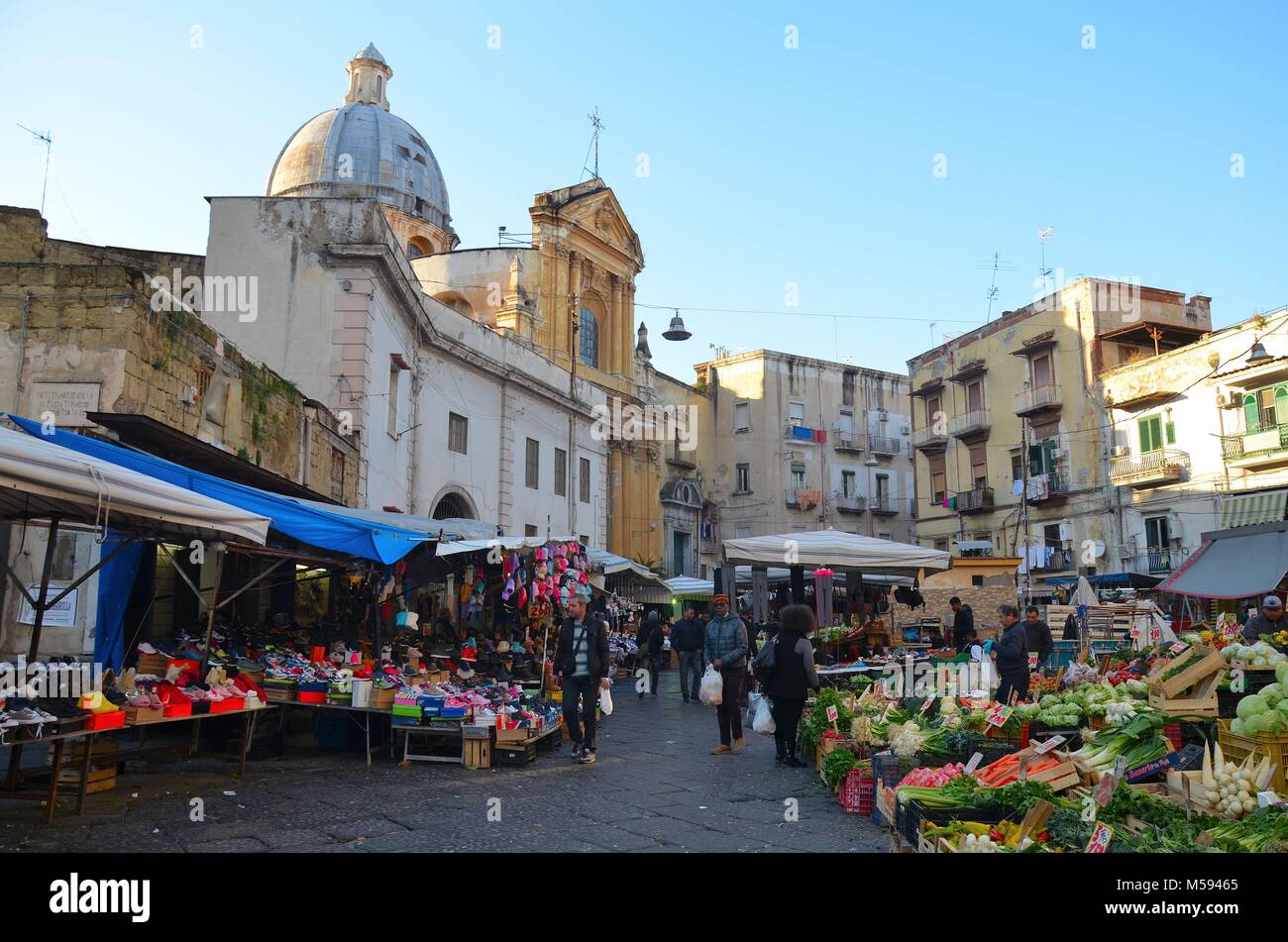 Naples (Italy): A market on the Piazza Sant´Anna a Capuana Stock Photo -  Alamy