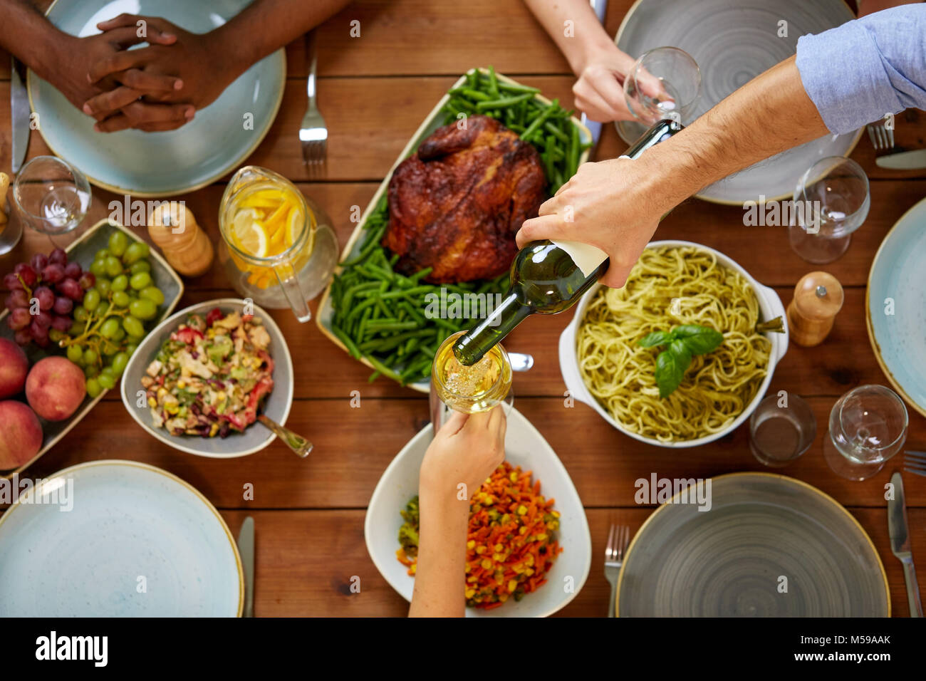 Page 3 Thanksgiving Dinner African American High Resolution Stock Photography And Images Alamy