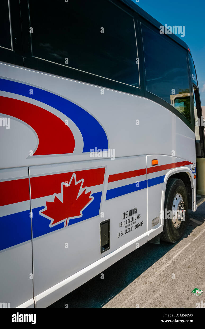 Coach Canada tour bus in transit at US border, Niagara, Buffalo, NY Stock  Photo - Alamy