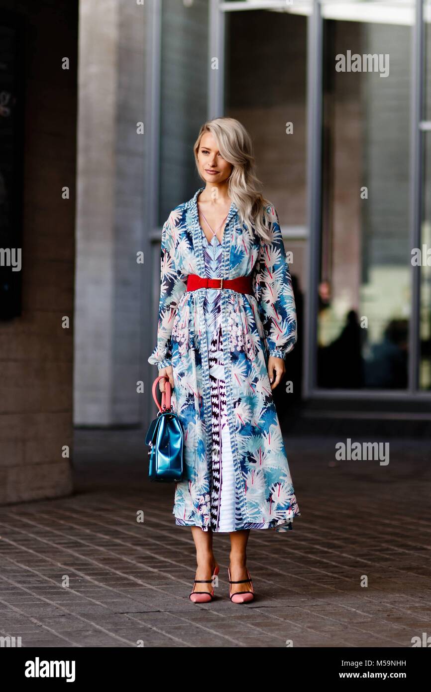 Victoria Magrath posing outside the Roland Mouret runway show during London Fashion Week - Feb 18, 2018 - Photo: Runway Manhattan/Zach Dodds ***For Editorial Use Only*** | Verwendung weltweit Stock Photo