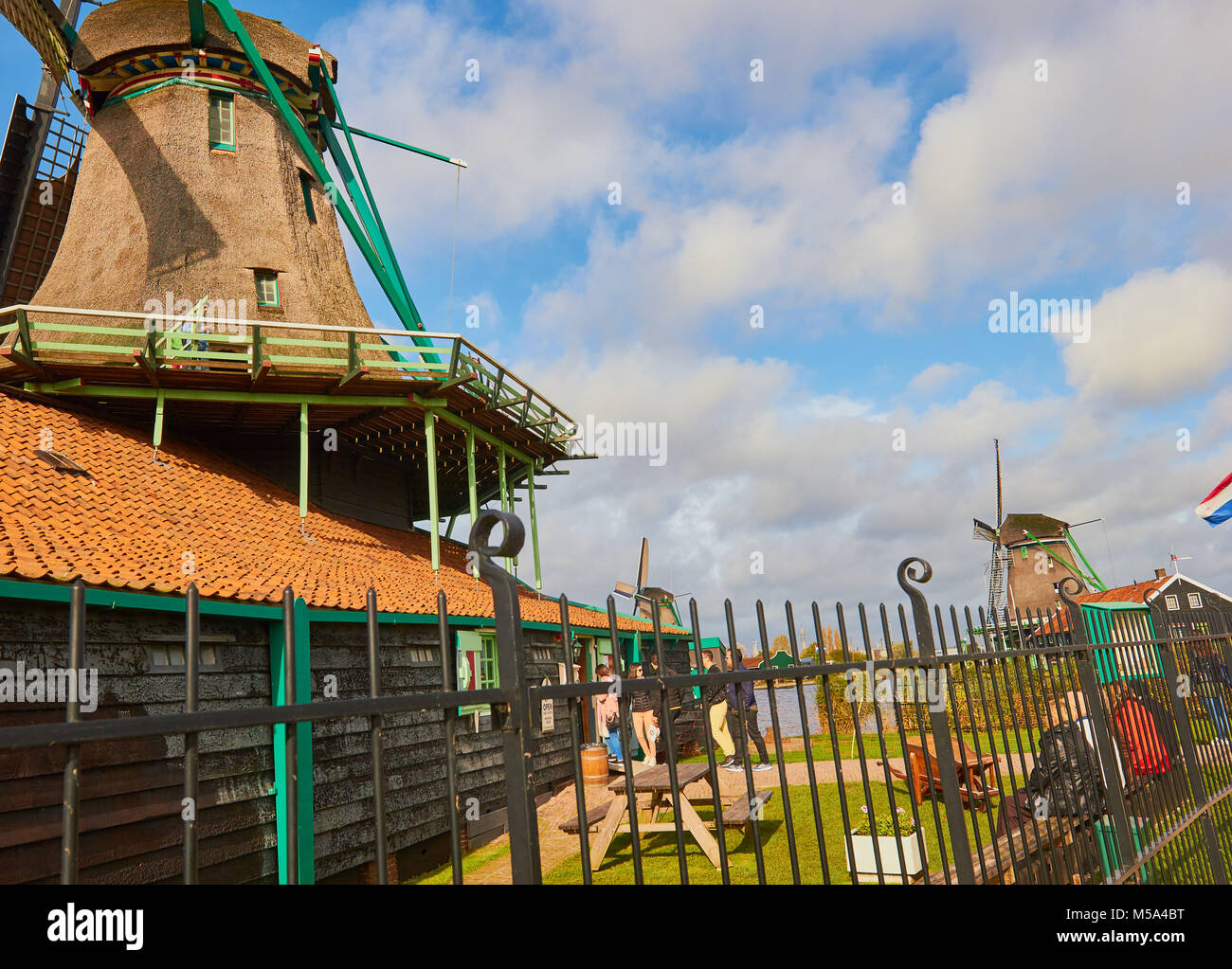 De Kat, a colour mill which harnesses the power of the wind to grind a variety of natural dyes and pigments, Zaanse Schans, North Holland, Netherlands Stock Photo
