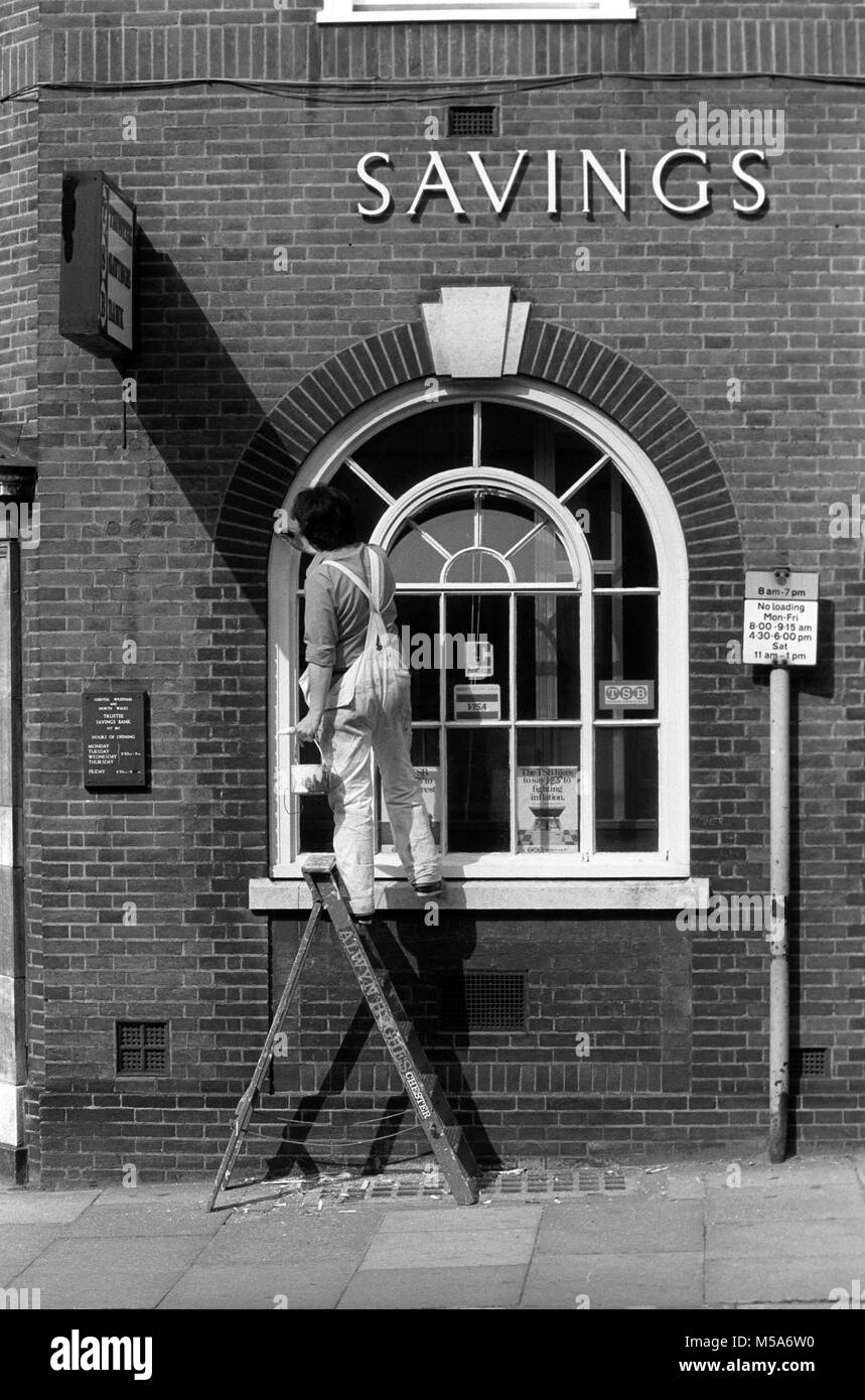 UK, England, Cheshire, Congleton, High Street, original Trustee Savings Bank being painted in 1970s Stock Photo