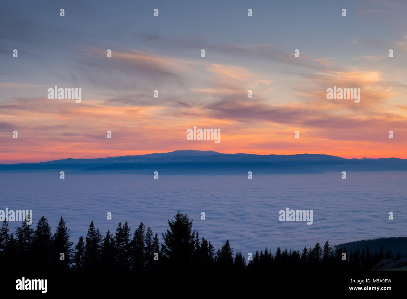 Stratus clouds landscape hi-res stock photography and images - Alamy