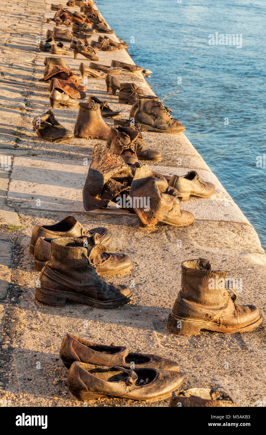 Shoes on the Danube Bank. Danube Holocaust memorial Stock Photo Alamy