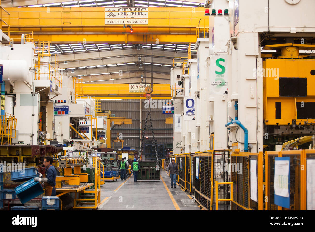 Car manufacturing mexico hires stock photography and images Alamy