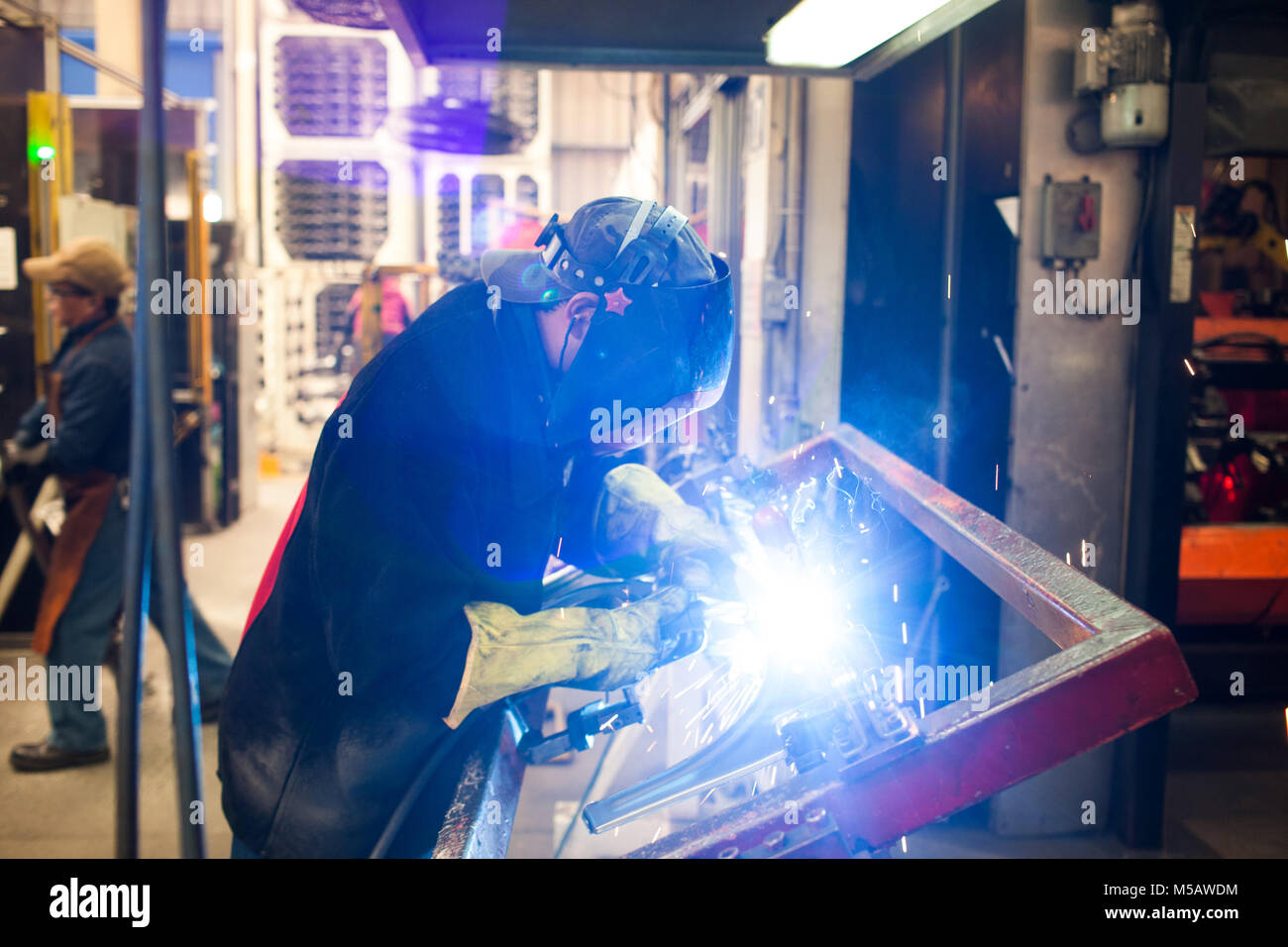 Car factory worker puebla hires stock photography and images Alamy