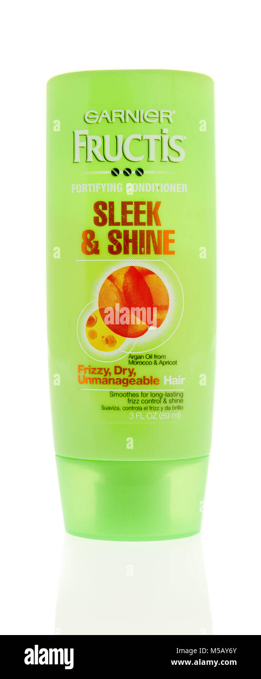 Garnier shampoo hi-res stock photography and images - Alamy
