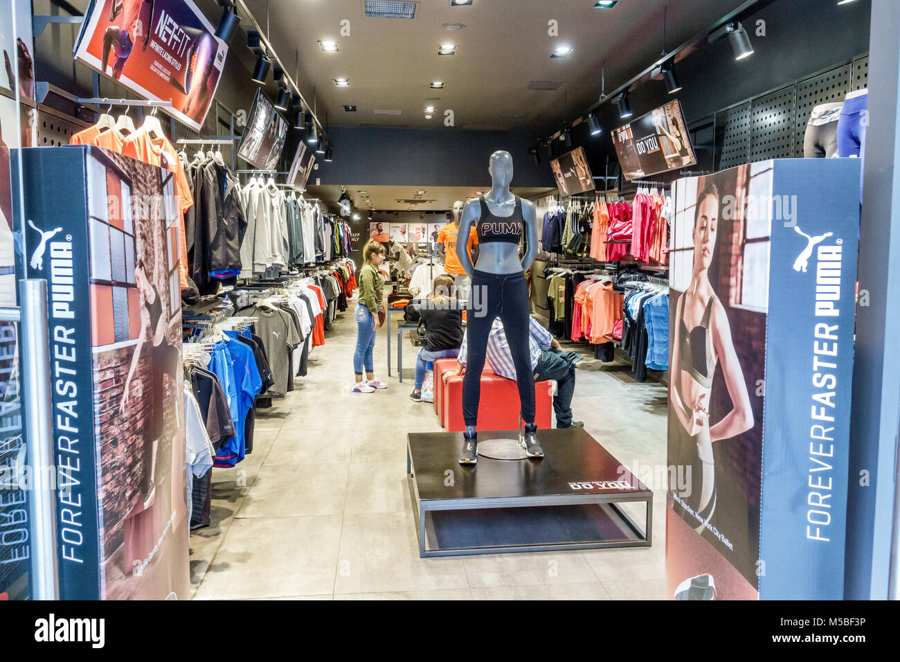 Puma store shop display hi-res stock photography and images - Alamy