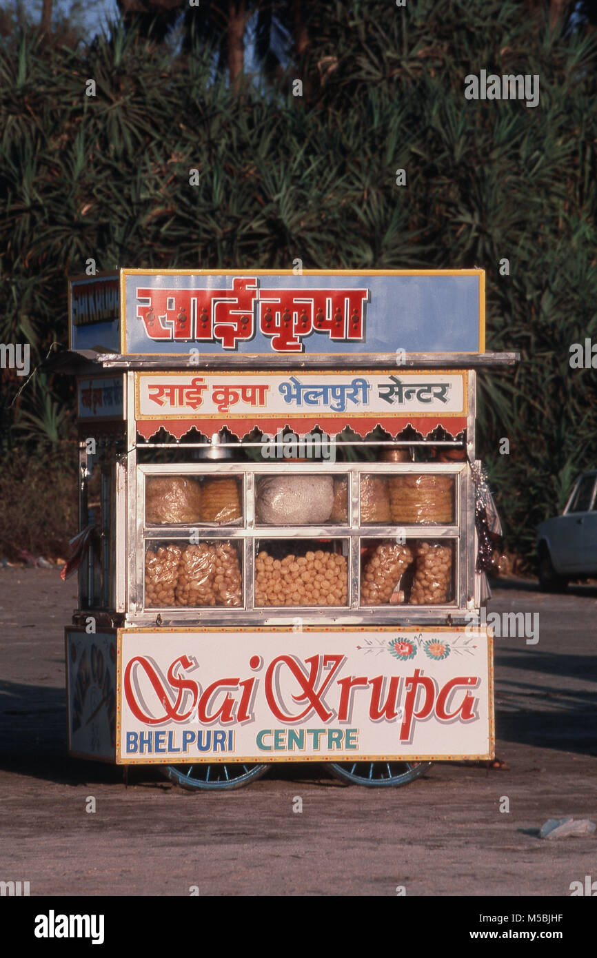 Bhel puri stall at Boisar beach, Maharashtra, India Stock Photo