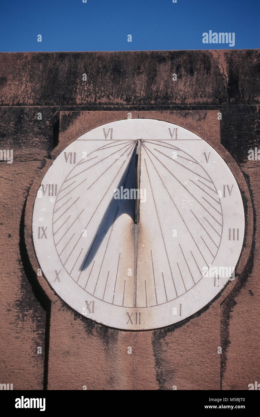 Sundial history hires stock photography and images Alamy