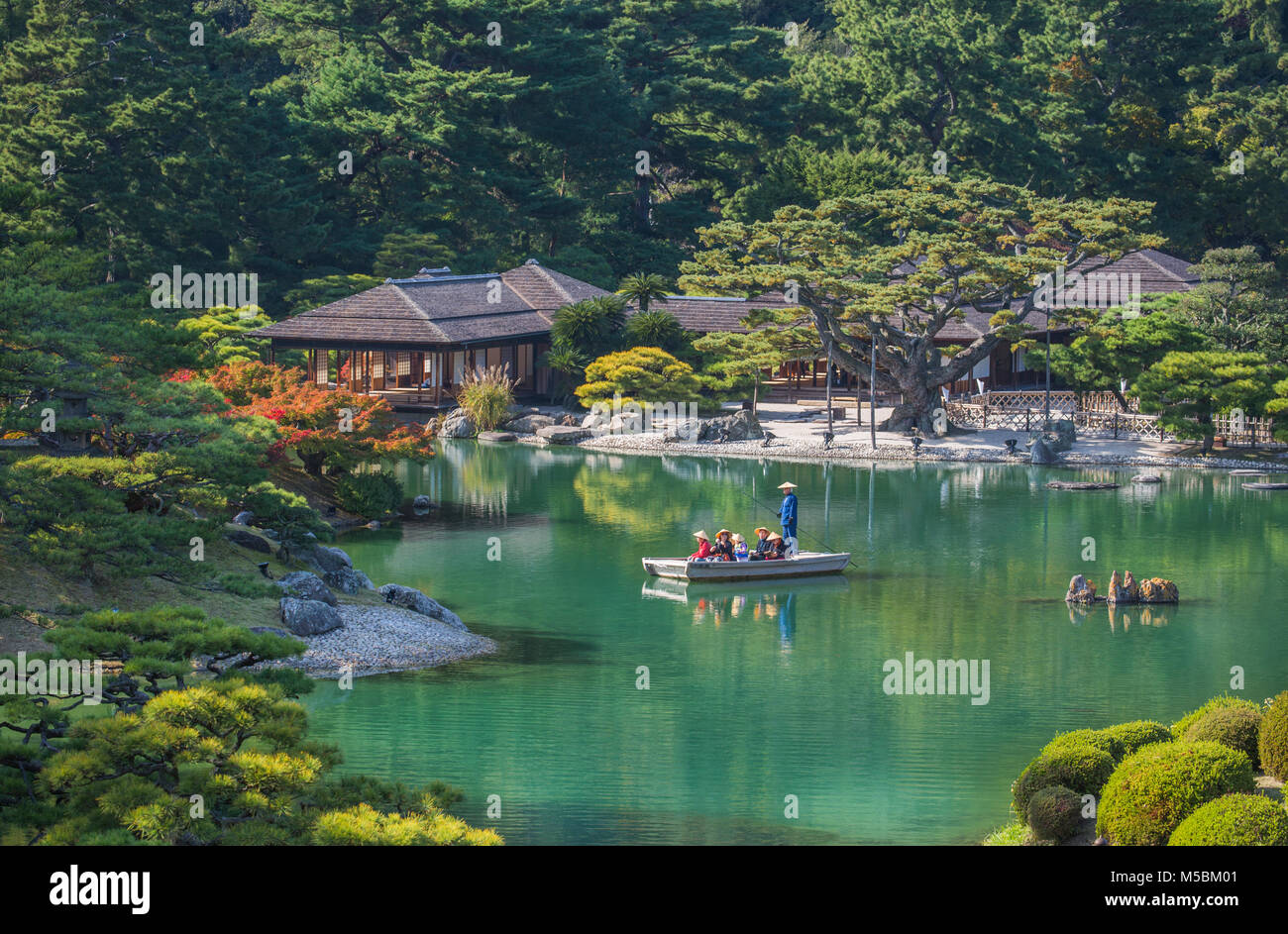 Takamatsu: Kota Tepi Laut dengan Taman Ritsurin yang Indah