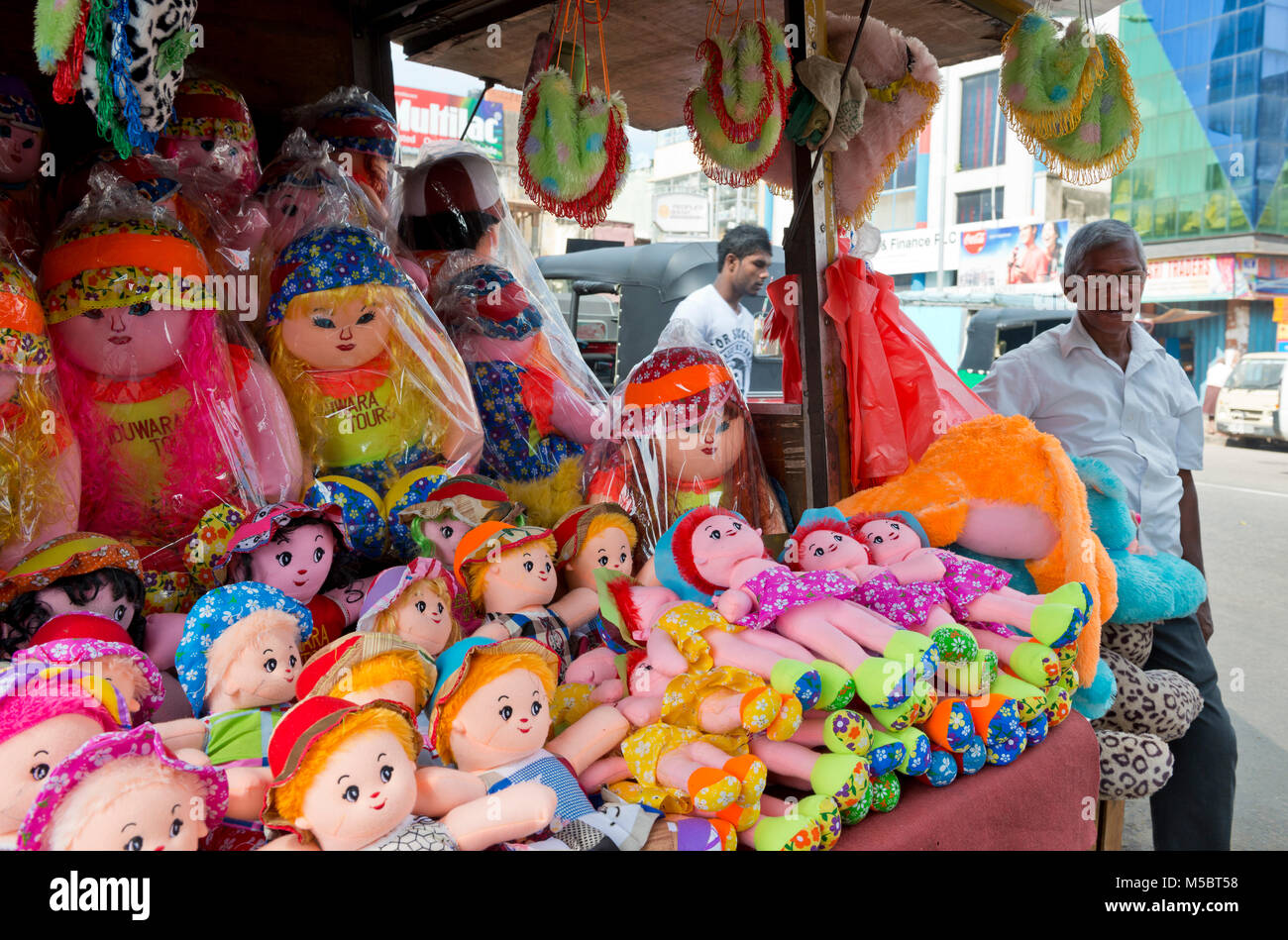 Sri Lanka, Colombo, Asia, City, Capitol, street, barrow boy, puppets